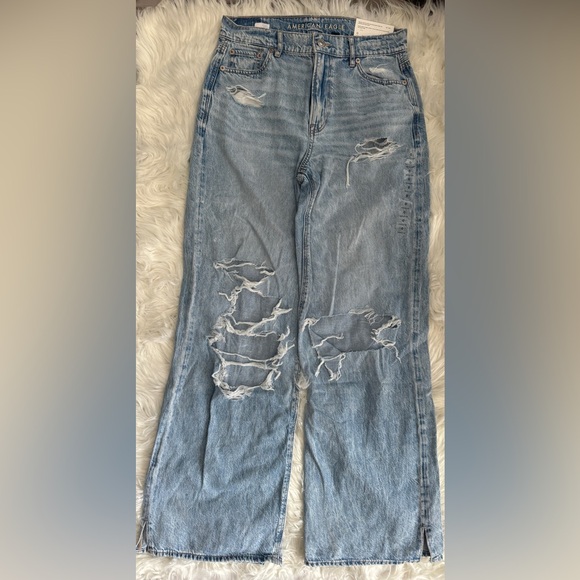 American Eagle Outfitters Light Blue Distressed Jeans - Picture 1 of 4